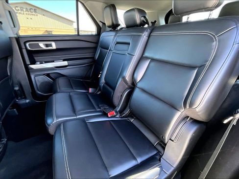 Used 2024 Ford Explorer XLT w/ Equipment Group 202A image 24