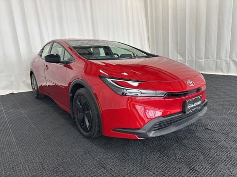 New 2026 Toyota Prius FWD image 25