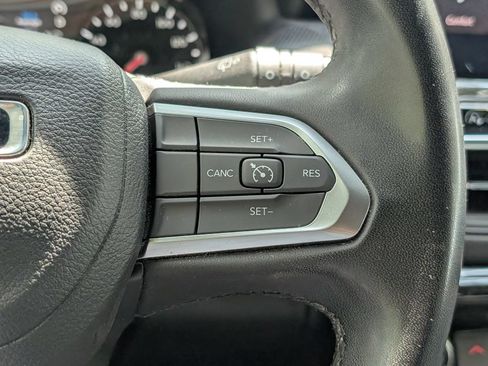 Used 2023 Jeep Compass Latitude AWD/4WD image 21