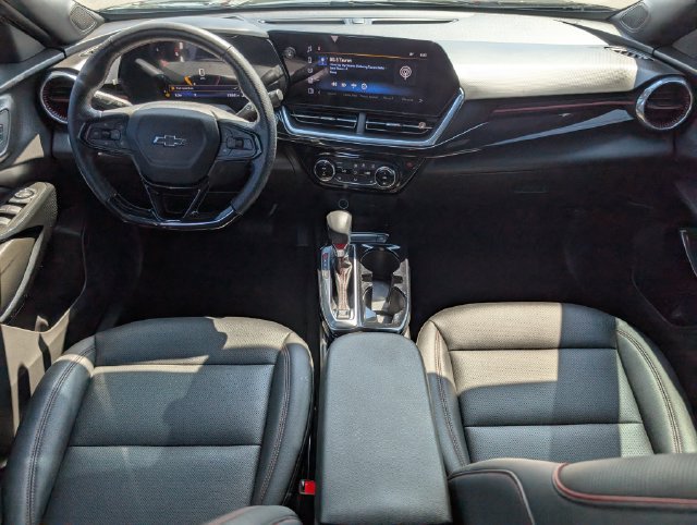 Used 2025 Chevrolet Trax RS w/ Sunroof Package FWD image 7