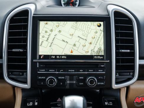 Used 2016 Porsche Cayenne image 60