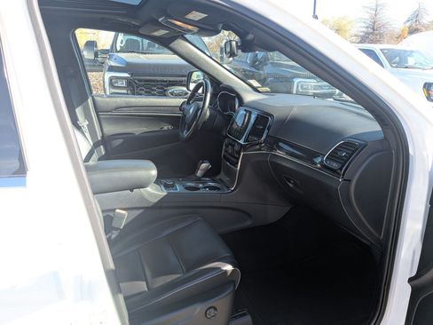 Used 2020 Jeep Grand Cherokee Overland image 34