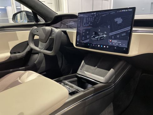 Used 2022 Tesla Model S Plaid image 44