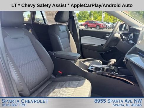 Used 2024 Chevrolet Trax LT FWD image 28