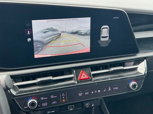 Certified 2023 Kia Niro Wind FWD image 24