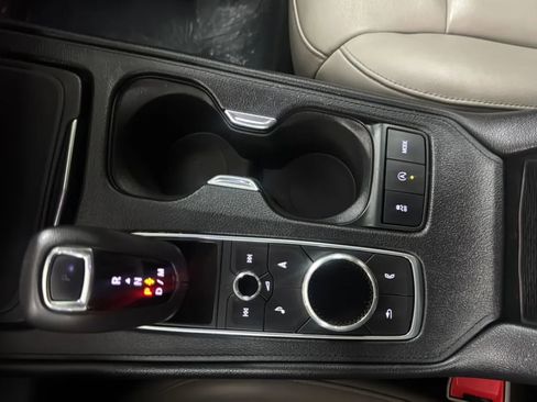 Used 2019 Cadillac XT4 Premium Luxury w/ Cold Weather Package FWD image 12