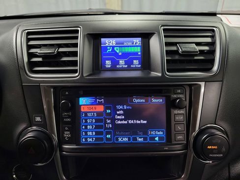 Used 2013 Toyota Highlander Limited AWD/4WD image 19