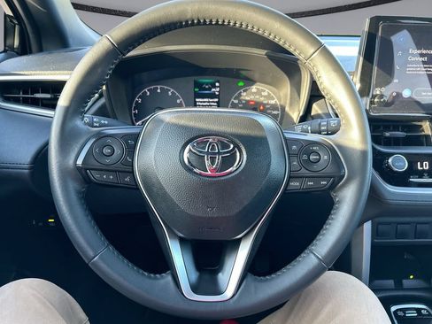 Used 2025 Toyota Corolla Cross AWD Hybrid image 14