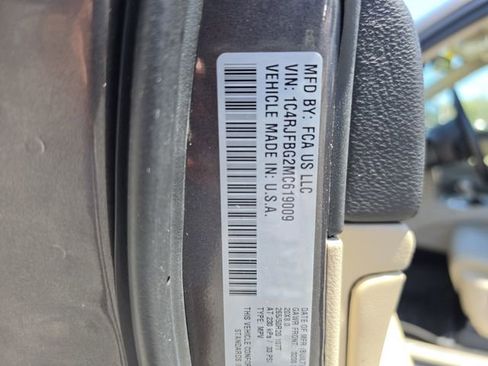 Used 2021 Jeep Grand Cherokee Limited w/ Sun & Sound Group image 39