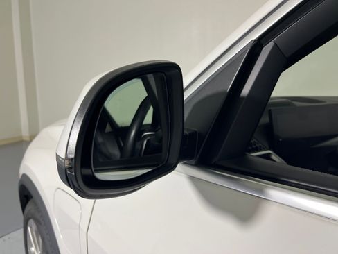 Used 2025 BMW X5 xDrive50e image 23