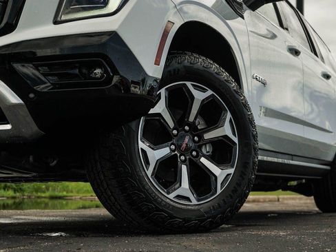 New 2026 GMC Yukon XL AT4 w/ AT4 Premium Plus Package AWD/4WD image 6