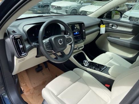 New 2026 Volvo XC40 B5 Plus w/ Climate Package AWD/4WD image 10