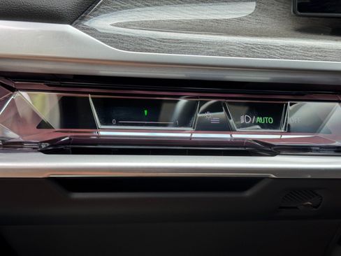 Used 2023 BMW i7 xDrive60 AWD/4WD image 20