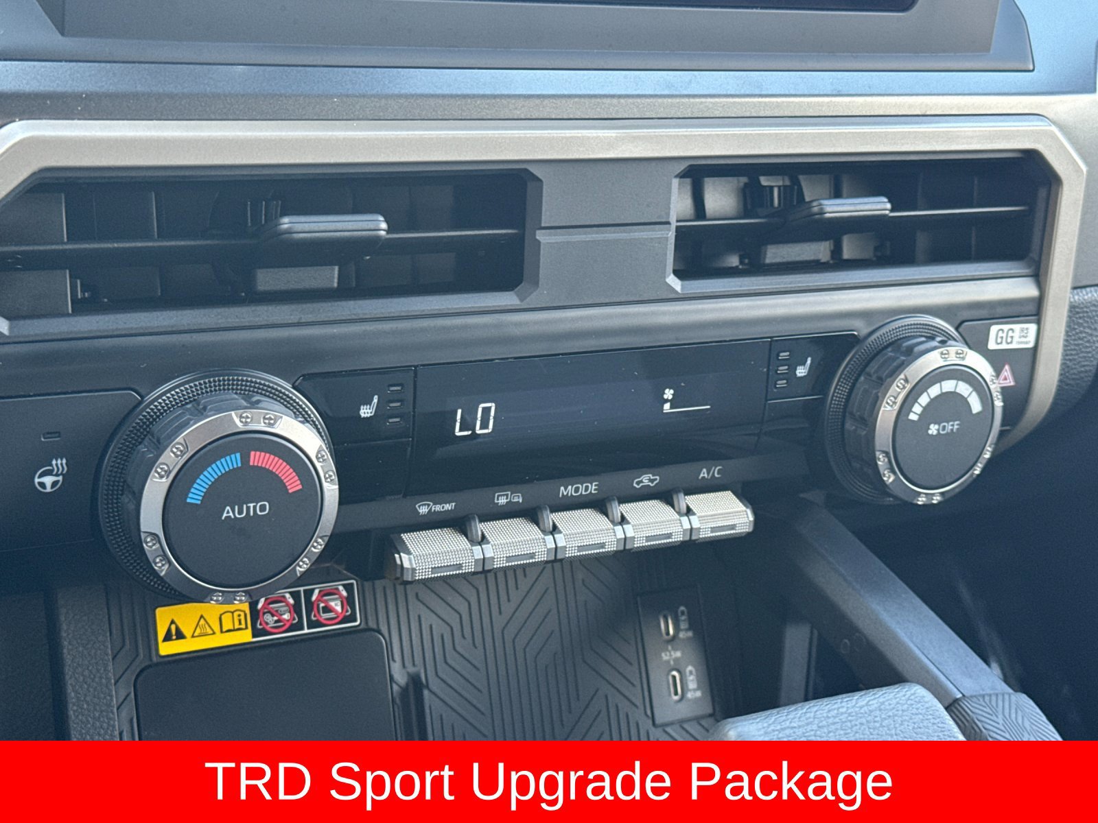 Used 2025 Toyota Tacoma TRD Sport w/ TRD Sport Upgrade Package AWD/4WD image 20