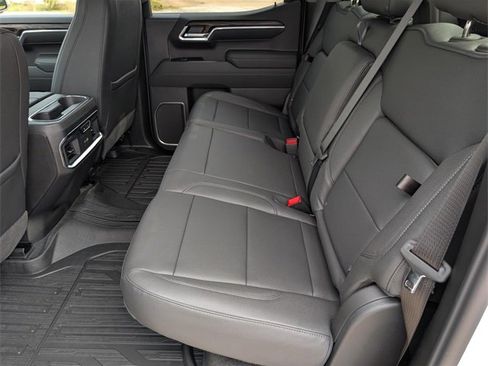 New 2026 GMC Sierra 1500 SLT image 16