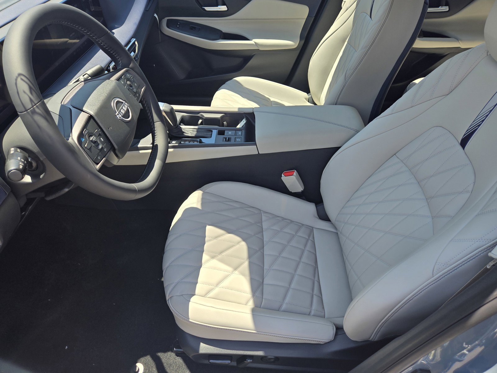 New 2026 Nissan Sentra SL w/ Floor Mat Package FWD image 11