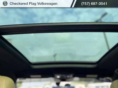 Used 2024 Volkswagen Atlas Cross Sport SE FWD image 28