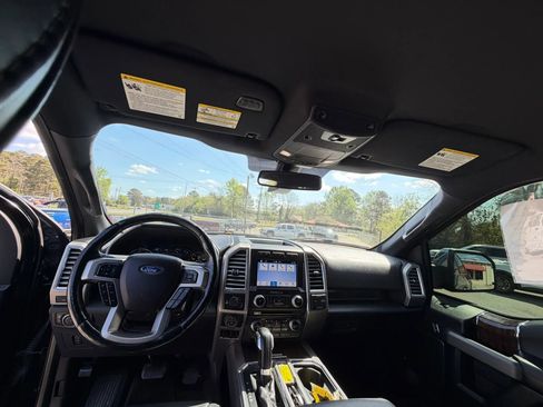 Used 2017 Ford F150 Platinum w/ Technology Package image 34