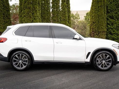 Used 2019 BMW X5 xDrive40i w/ Parking Assistance Package image 4