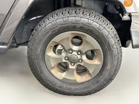 Used 2017 Jeep Wrangler Unlimited Sport AWD/4WD image 11