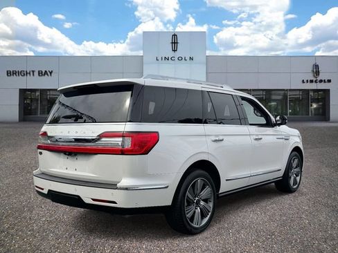 Used 2018 Lincoln Navigator Reserve w/ Technology Package AWD/4WD image 4