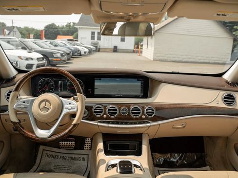 Used 2019 Mercedes-Benz S 560 4MATIC Sedan image 17