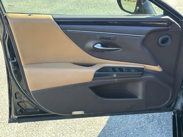 Used 2019 Lexus ES 350 w/ Premium Package FWD image 13