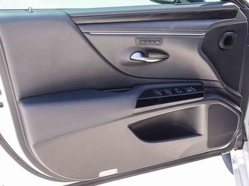 Used 2024 Lexus ES 350 w/ Premium Package FWD image 19