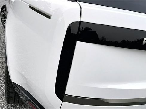Used 2023 Land Rover Range Rover SE AWD/4WD image 26