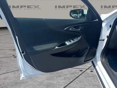Used 2024 Chevrolet Malibu LT FWD image 15