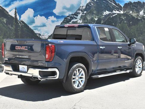 Used 2022 GMC Sierra 1500 SLT w/ SLT Premium Package AWD/4WD image 3