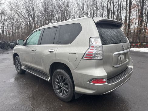 Used 2023 Lexus GX 460 Premium w/ Premium Package image 8