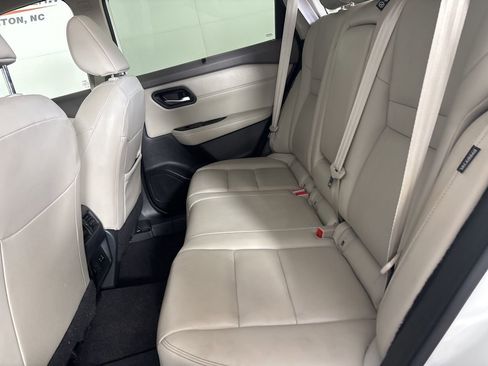 Used 2023 Nissan Rogue SL w/ SL Premium Package image 21