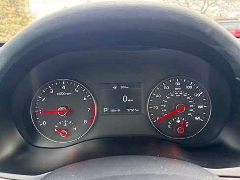 Used 2017 Kia Cadenza Premium w/ Luxury Package image 26