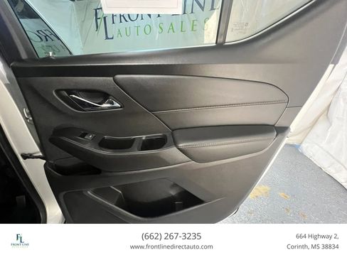 Used 2021 Chevrolet Traverse LT FWD image 24