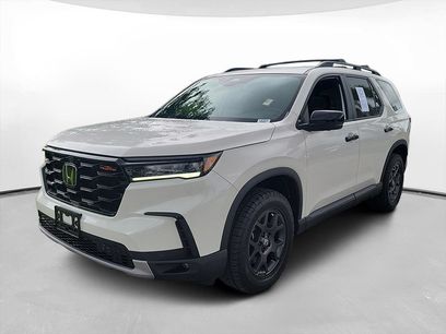 Used 2025 Honda Pilot TrailSport