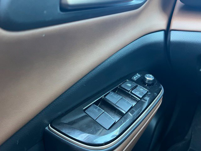 Used 2025 Toyota Crown Signia AWD/4WD image 21