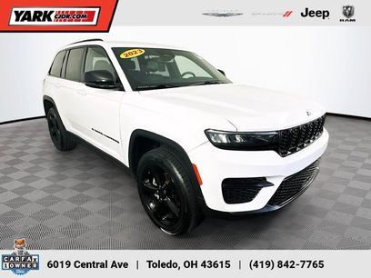 Used 2023 Jeep Grand Cherokee Altitude