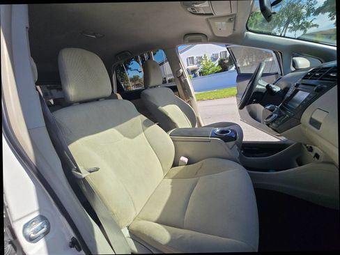 Used 2013 Toyota Prius V Three FWD image 22