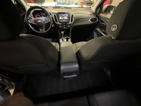 Used 2020 Chevrolet Equinox LT image 3