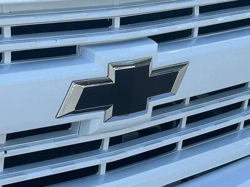 Used 2016 Chevrolet Silverado 2500 LTZ w/ LTZ Plus Package AWD/4WD image 12