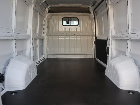 New 2026 RAM ProMaster 2500 w/ Premium Convenience Group FWD image 8
