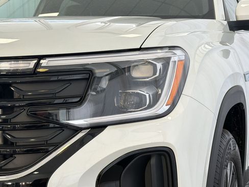 New 2026 Volkswagen Atlas Cross Sport SE image 11