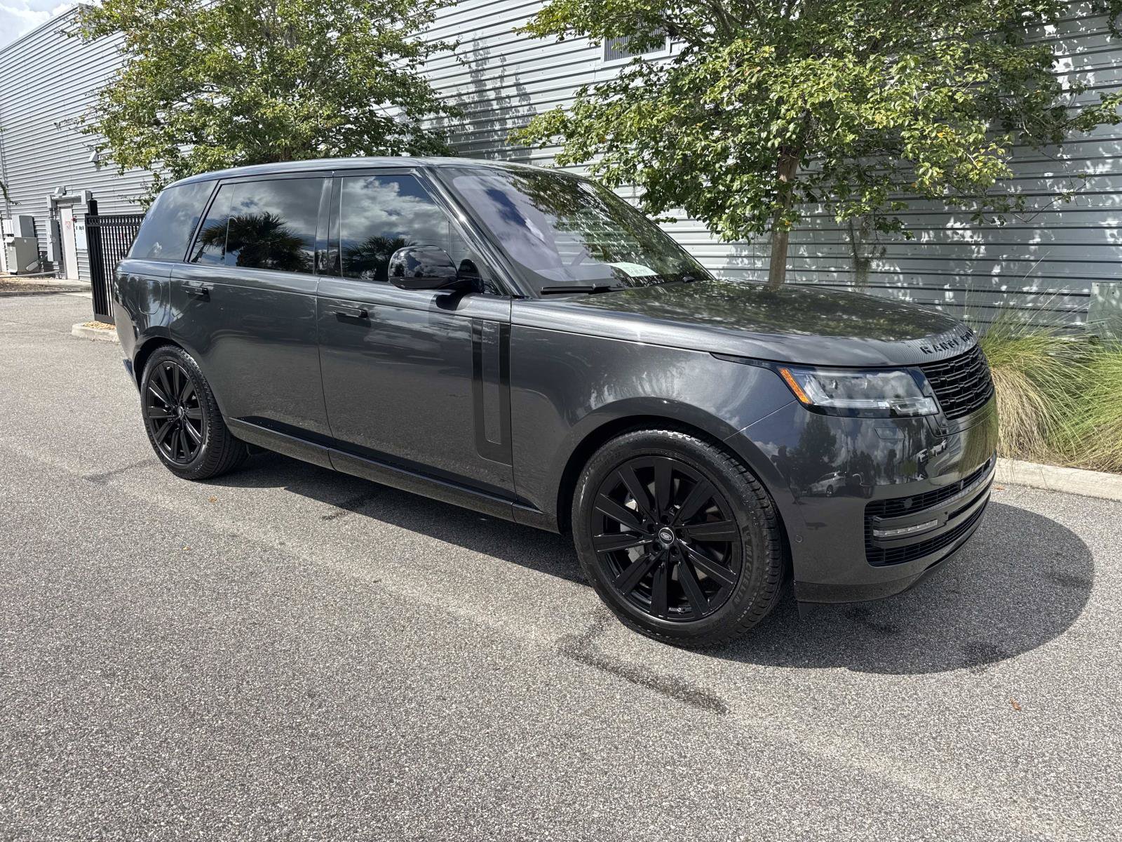 Certified 2023 Land Rover Range Rover Long Wheelbase SE AWD/4WD image 4