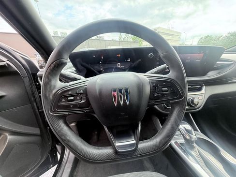 Used 2025 Buick Envista Preferred FWD image 14