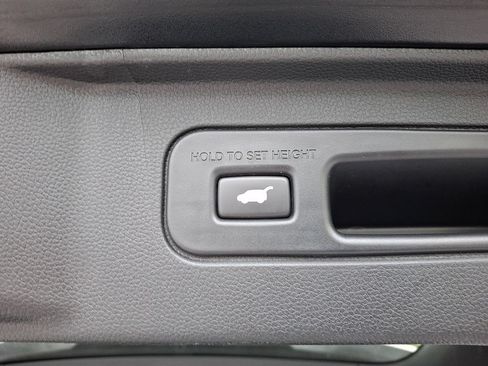 Used 2023 Honda Pilot Touring image 30