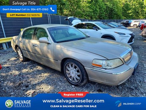 Used 2006 Lincoln Town Car Signature Limited RWD image 5