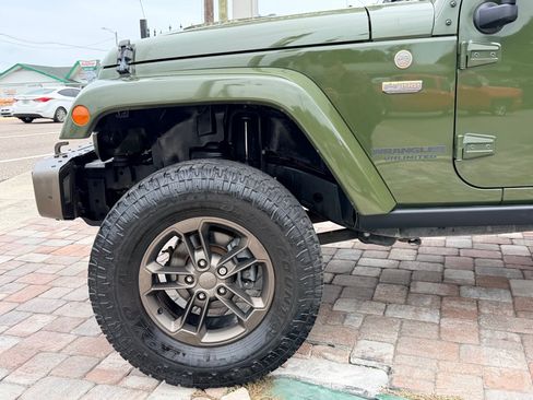 Used 2016 Jeep Wrangler Unlimited Sahara AWD/4WD image 11
