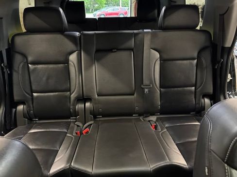 Used 2019 Chevrolet Tahoe LT w/ Luxury Package AWD/4WD image 30