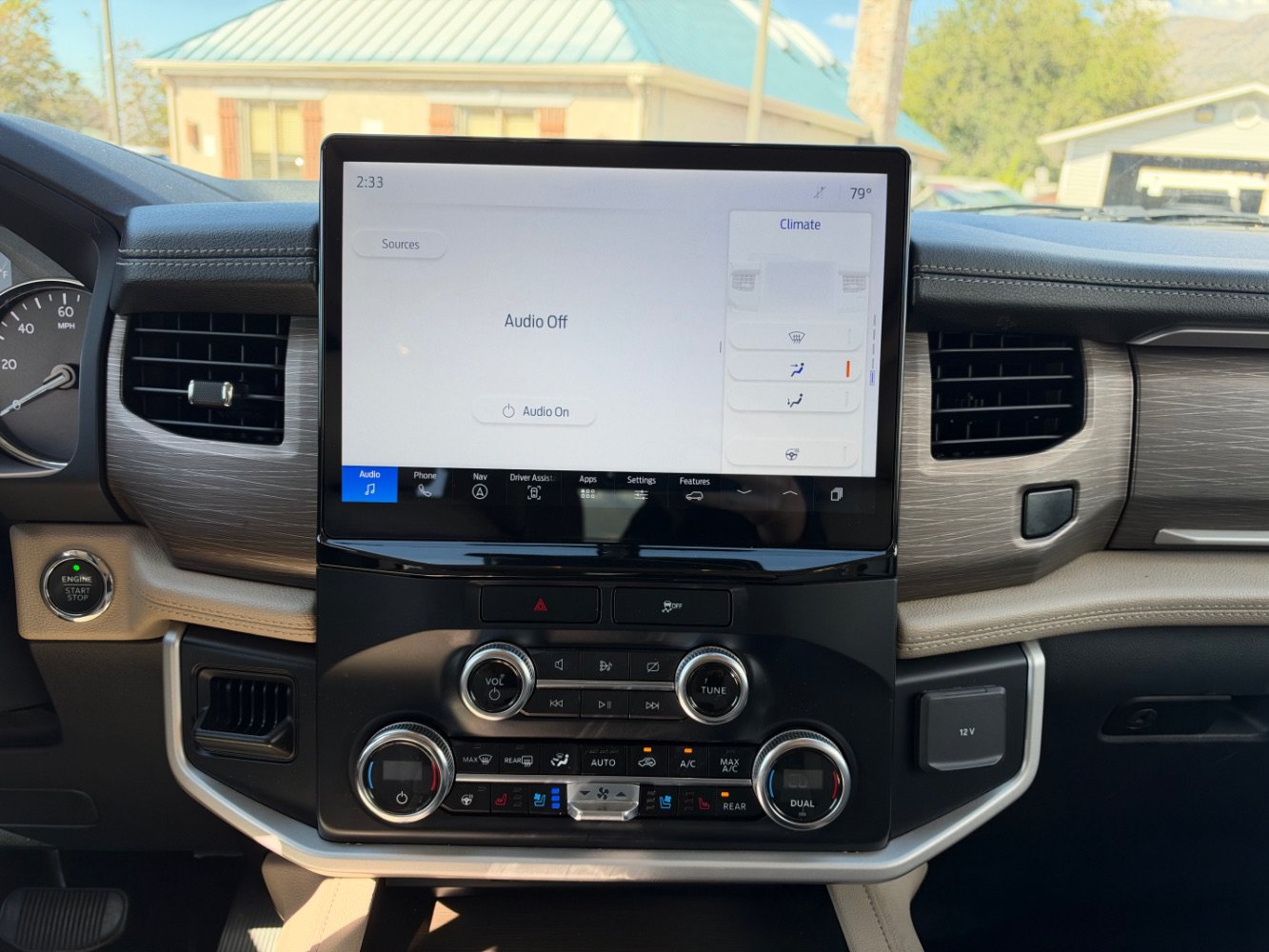 Used 2023 Ford Expedition Limited AWD/4WD image 14